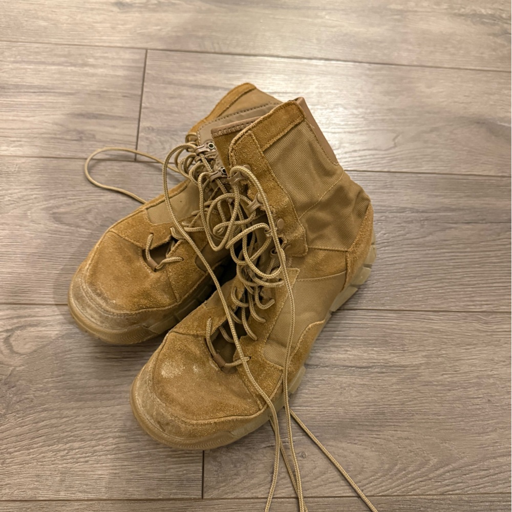 Oakley light assault boot 2